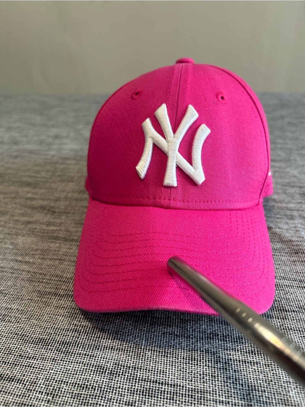 New Era New York Yankees Pink Strapback Cap 9forty Youth Child Adjustable 940 - Picture 5 of 14